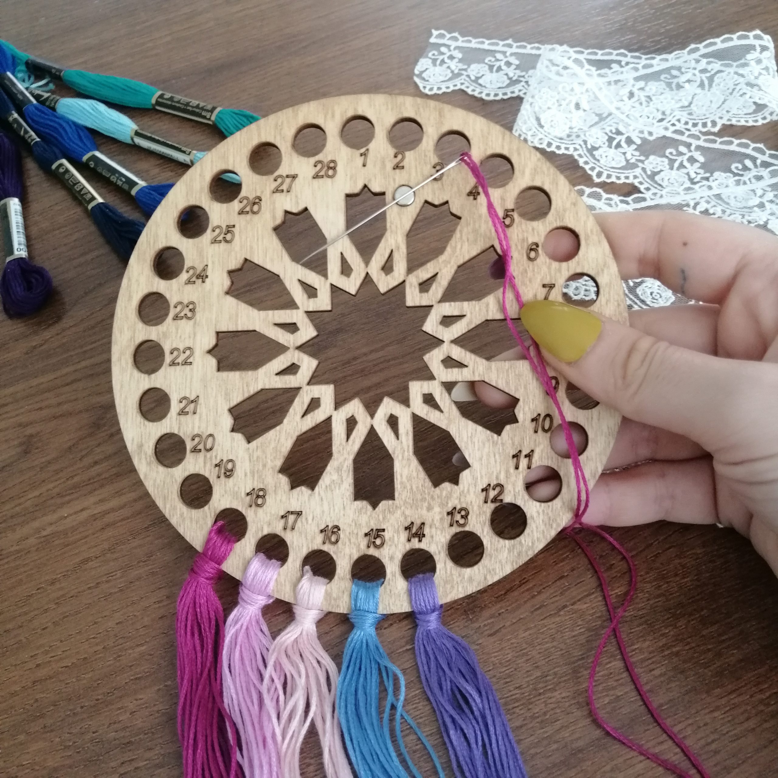 Lonjew Round Thread Sorter with Needle Holder Magnet - Wooden Art Embroidery Floss Organizer Design 1